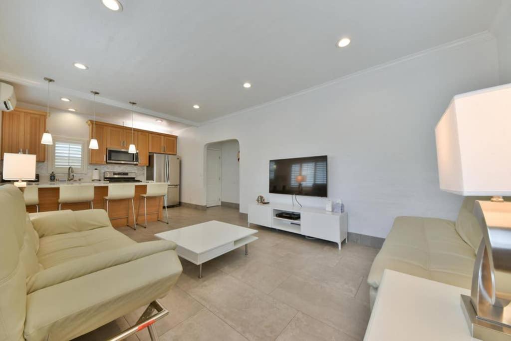 1000#1 Contemporary Home W/ Parking, Grill, & Ac! Ньюпорт-Бич Экстерьер фото