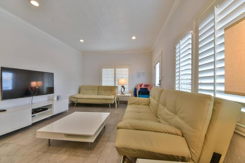 1000#1 Contemporary Home W/ Parking, Grill, & Ac! Ньюпорт-Бич Экстерьер фото
