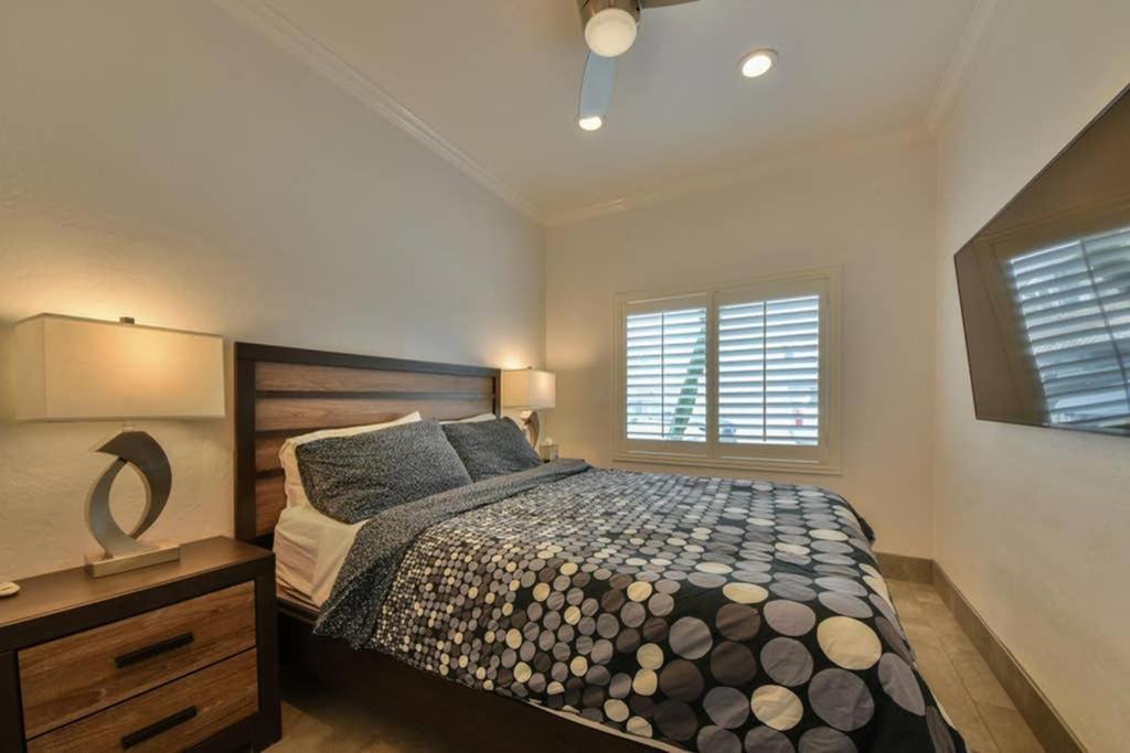 1000#1 Contemporary Home W/ Parking, Grill, & Ac! Ньюпорт-Бич Экстерьер фото